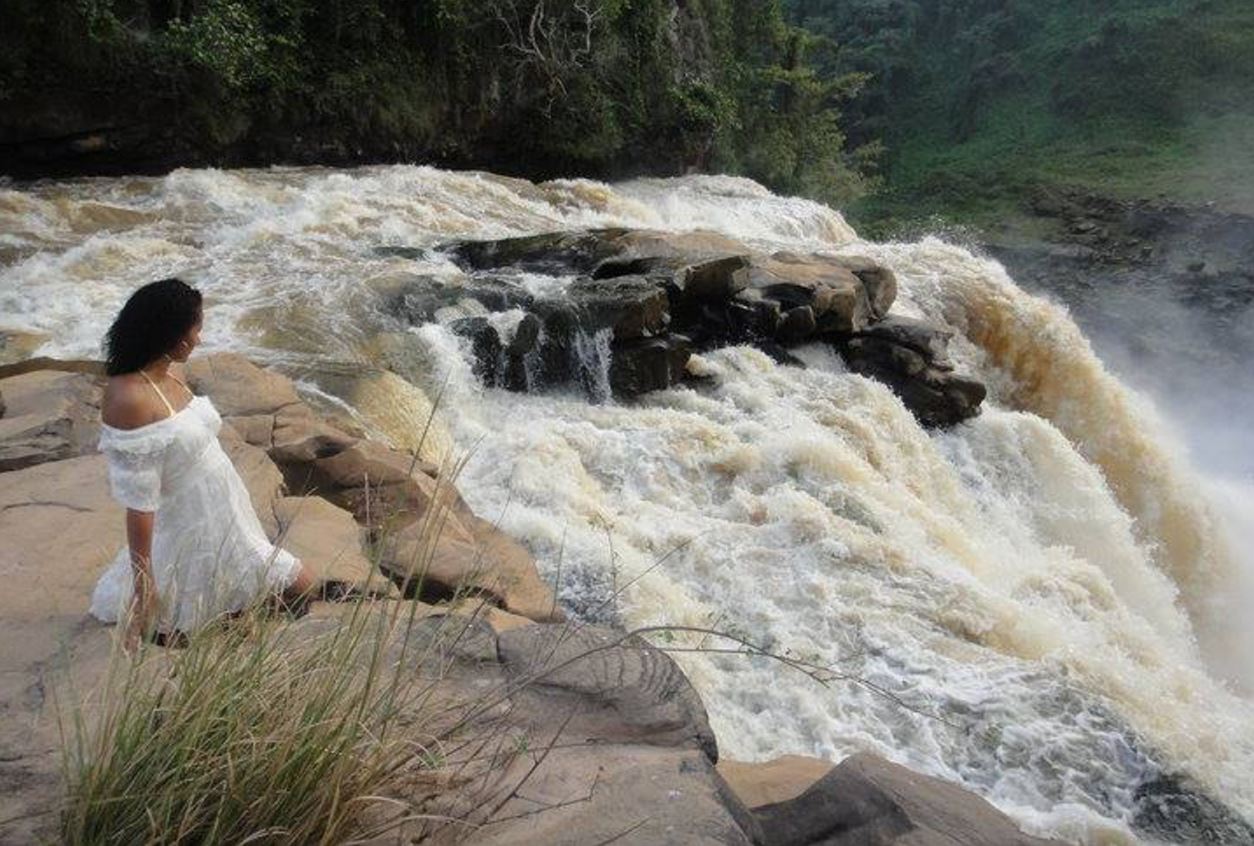 La chute de Zongo, située à 135 km de la capitale de la RDC Kinshasa, représente un précieux patrimoine naturel