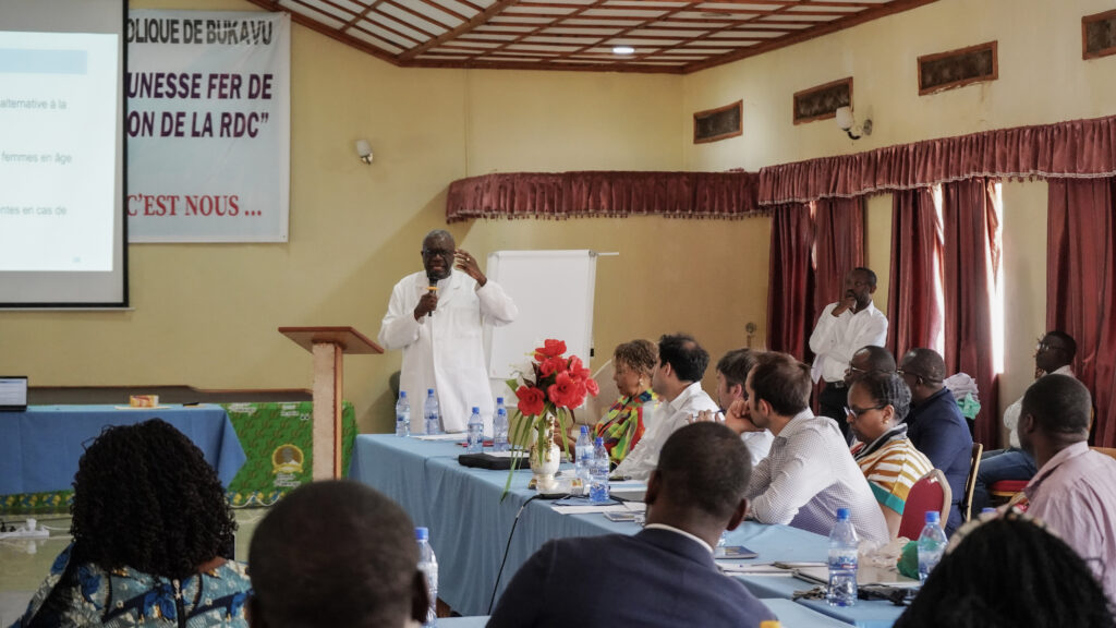 Le Dr Denis Mukwege à l'issue d'une matinée scientifique avec une équipe de l'Université de Swansea (Angleterre) à Panzi 