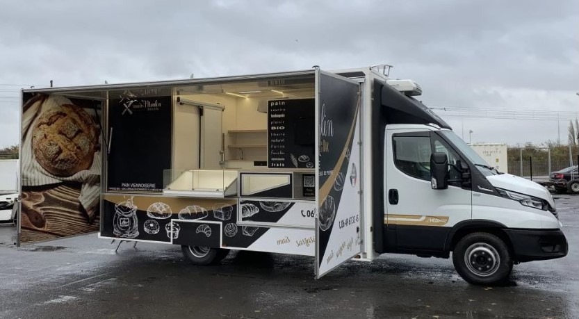 Les fours mobiles peuvent être produits sous forme de remorques, semi-remorques ou de conteneurs